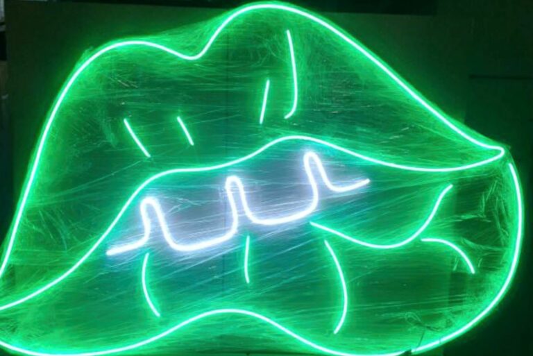 lips_neon_signs